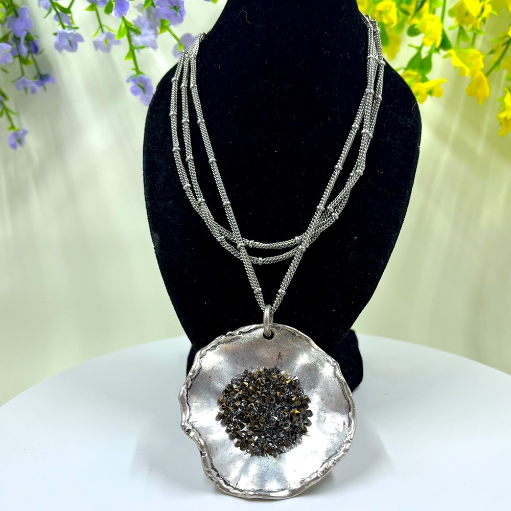 Karma Bella Signed Grey Genuine Crystal in Sand Dollar Design Vintage Necklace